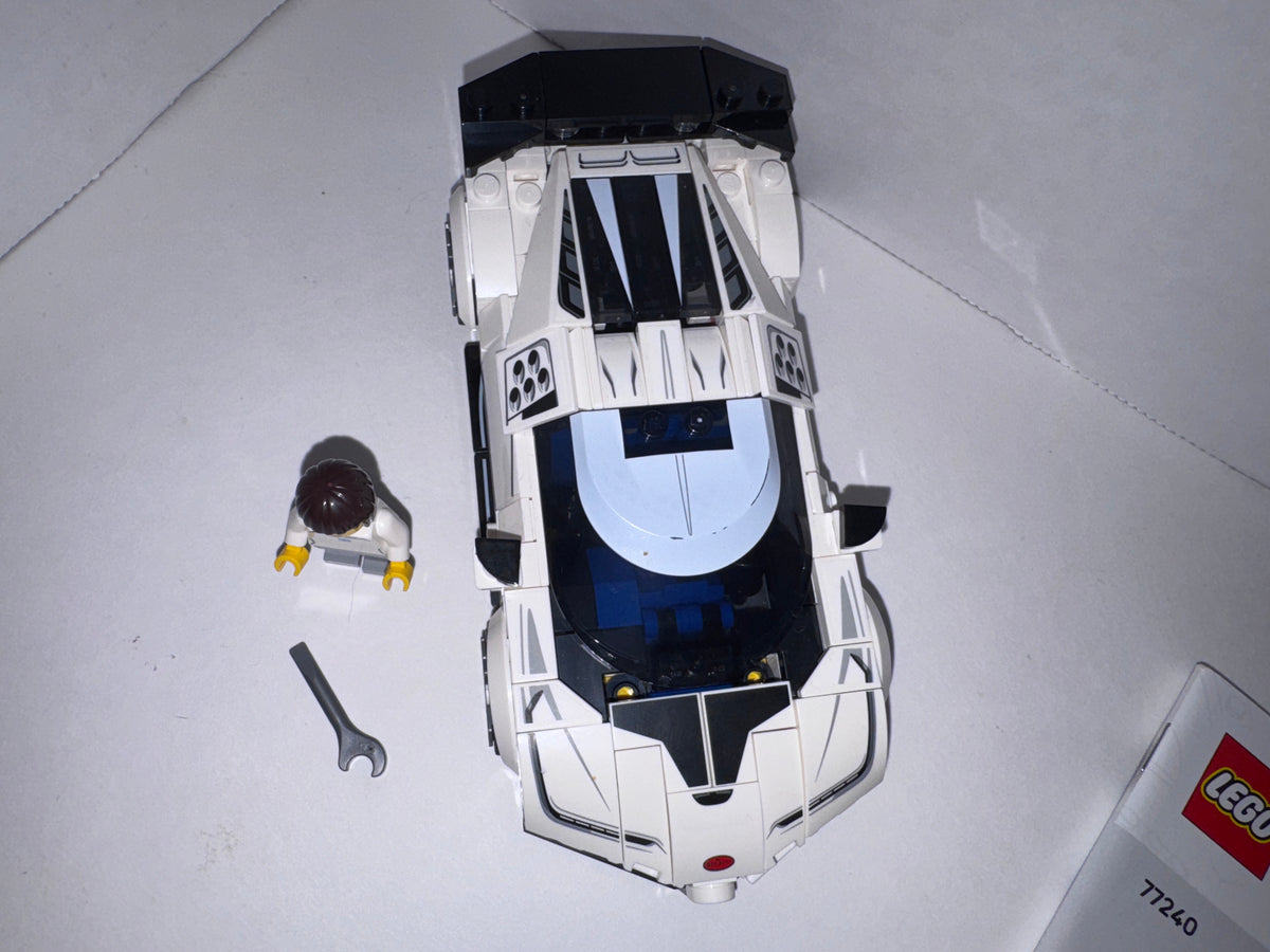 Bugatti Centodieci LEGO Speed Champions 77240