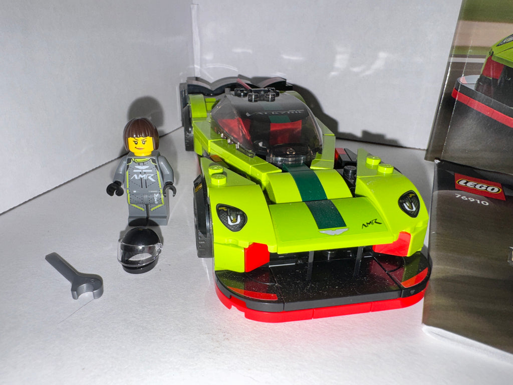Aston Martin Valkyrie Vantage LEGO building set